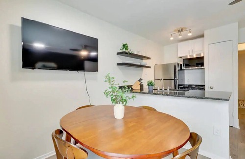 Cherrywood House | Amazing and Modern 1Bd/1Ba Apt Close to UT & DTn