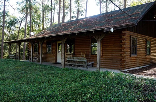 Woden House | Amazing and Spacious Cabin Rental for Texas Family Vacations near Nacogdoches