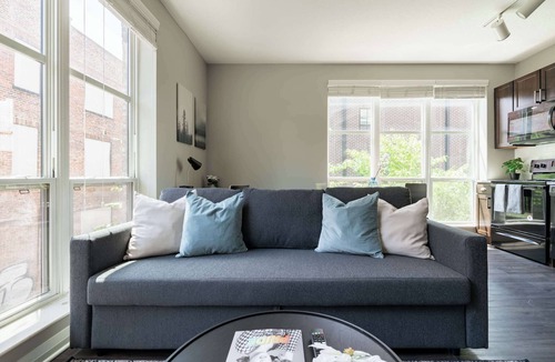 Downtown Columbus Apartment | Amazing Apartment Along the River