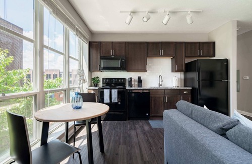 Downtown Columbus Apartment | Amazing Apartment Along the River