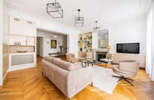 8th Arrondissement Apartment | Amazing Apartment # Champs Elysées # Paris 8 # AC