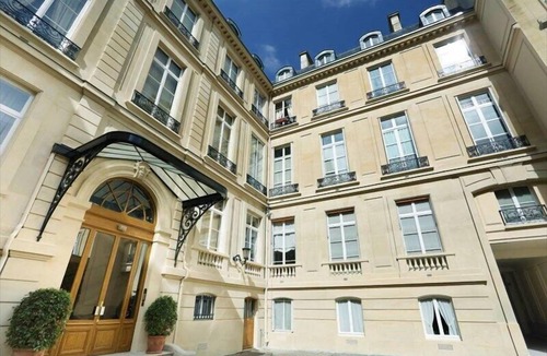 7th Arrondissement Apartment | Amazing apartment in 7th mansion – great Eiffel view