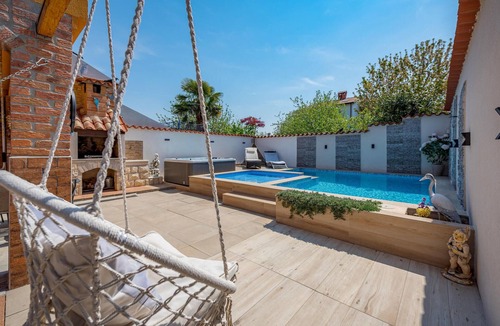 Porec Apartment | Amazing apartment in Baderna