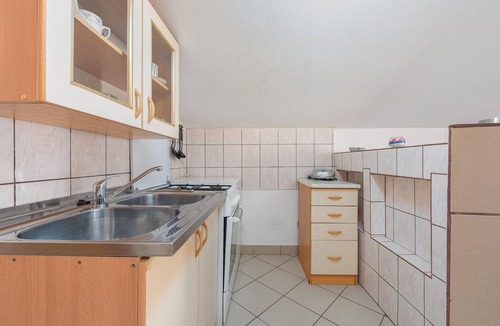 Ribarica Apartment | Amazing apartment in Cesarica with kitchen