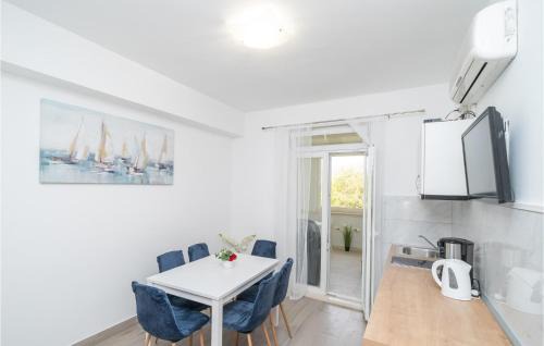 Komolac Apartment | Amazing Apartment In Dubrovnik