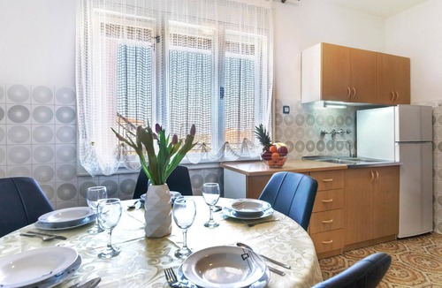 Galizana Apartment | Amazing apartment in Galizana with WiFi