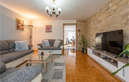 Gracac Apartment | Amazing Apartment In Gracac