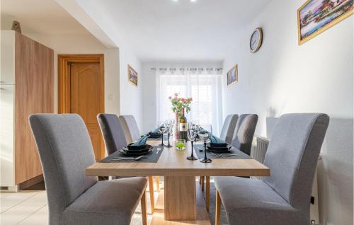 Gracac Apartment | Amazing Apartment In Gracac