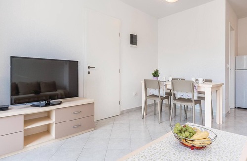 Grebastica Apartment | Amazing apartment in Grebastica