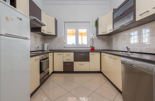 Jasenice Apartment | Amazing apartment in Maslenica with WiFi