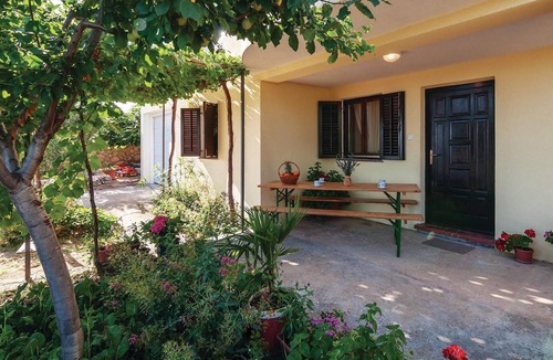 Maslenica Apartment | Amazing apartment in Maslenica with WiFi