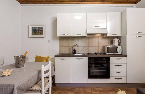 Mundanije Apartment | Amazing apartment in Mundanije