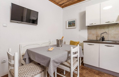 Mundanije Apartment | Amazing apartment in Mundanije