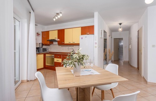 Vantacici Apartment | Amazing apartment in Vantacici