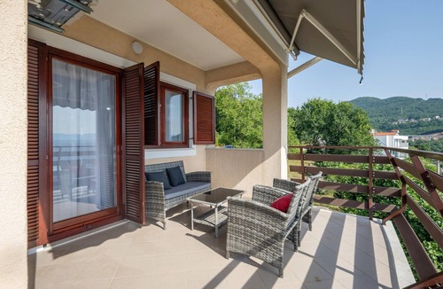 Veprinac Apartment | Amazing apartment in Kolavici with house sea view