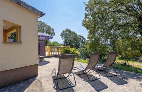 Zurkovo Apartment | Amazing apartment in Kostrena with WiFi