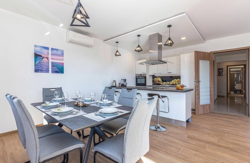 Zurkovo Apartment | Amazing apartment in Kostrena with swimming pool