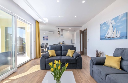 Zurkovo Apartment | Amazing apartment in Kostrena with swimming pool