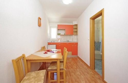 Bratus Apartment | Amazing apartment in Krvavica with WiFi