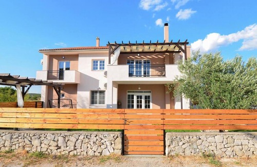 Pirovac Apartment | Amazing apartment in Kasic with WiFi