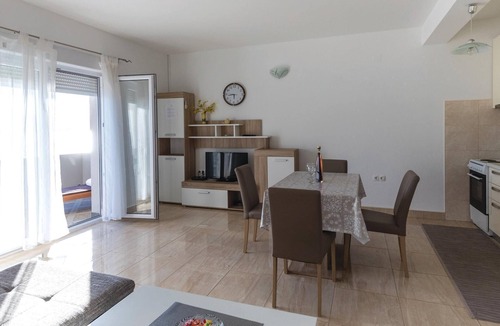 Komarna Apartment | Amazing apartment in Klek with house sea view