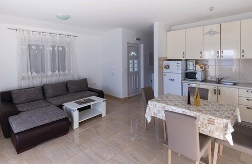 Komarna Apartment | Amazing apartment in Klek with WiFi