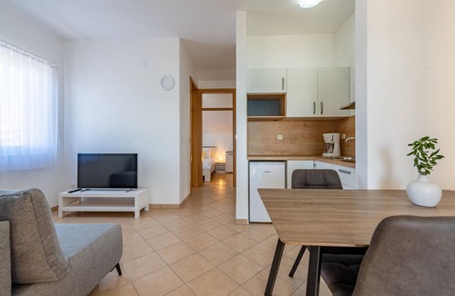 Kosljun Apartment | Amazing apartment in Kosljun with house sea view