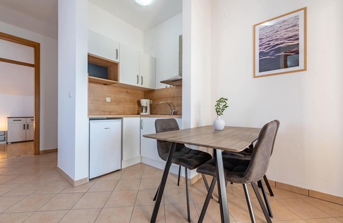 Kosljun Apartment | Amazing apartment in Kosljun with house sea view