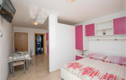 Bratus Apartment | Amazing Apartment In Krvavica With Wifi