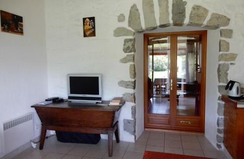 Lanas House | Amazing apartment in Lanas with large garden