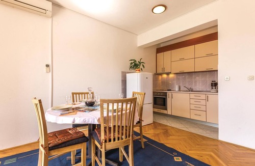 Zelenka Apartment | Amazing apartment in Makarska with house sea view