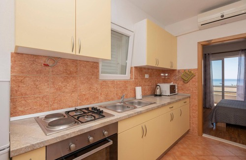 Veliko Brdo Apartment | Amazing apartment in Makarska with WiFi