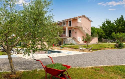 Cres Apartment | Amazing Apartment In Malinska With Wifi