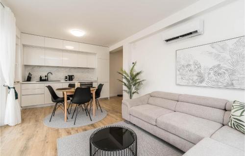 Kolan Apartment | Amazing Apartment In Mandre