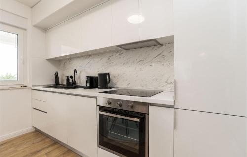 Kolan Apartment | Amazing Apartment In Mandre