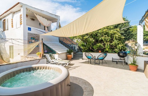 Mirce Apartment | Amazing apartment in Mirca with house sea view