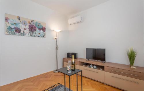 Pobri Apartment | Amazing Apartment In Pobri With Wifi