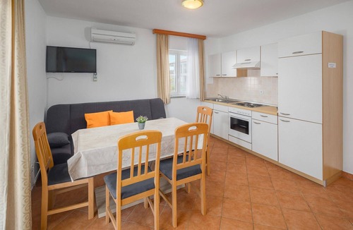Mugeba Apartment | Amazing apartment in Porec with house sea view