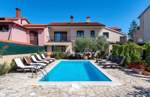 Valdebek Apartment | Amazing apartment in Pula