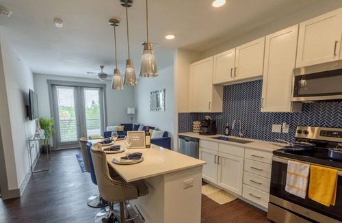 Govalle Apartment | Amazing Apartment★ Perfect for Couples★ Free Wine