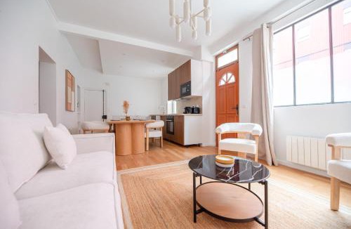 Gare Apartment | Amazing Apartment with Home Cinema