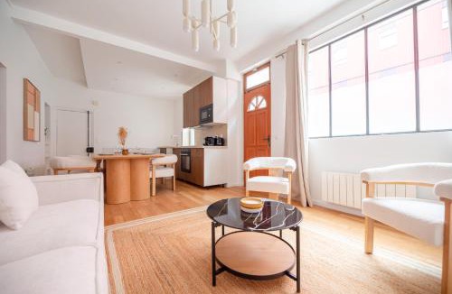 Gare Apartment | Amazing Apartment with Home Cinema