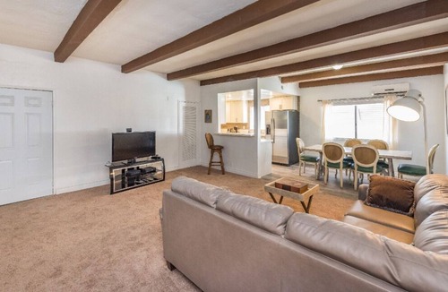 Gateway District Apartment | Amazing Art District Apartment/Loft