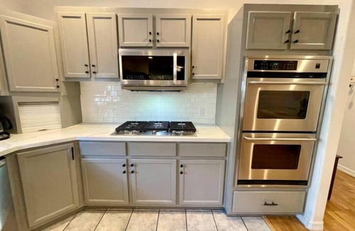 South Manchaca House | Amazing Austin Gataway 6BR4BA: HotTub Billiards Patio Chef Kitchen