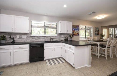 Gracywoods House | Amazing Austin Getaway with Fantastic Pool in Great Area