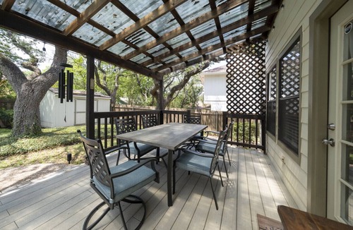 Gracywoods House | Amazing Austin Getaway with Fantastic Pool in Great Area