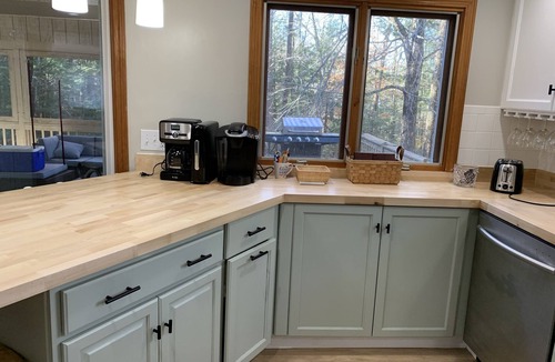 Gilford House | Amazing Back Porch! Lots of dates left in May and June! 4BR, 2 Bath sleeps 7