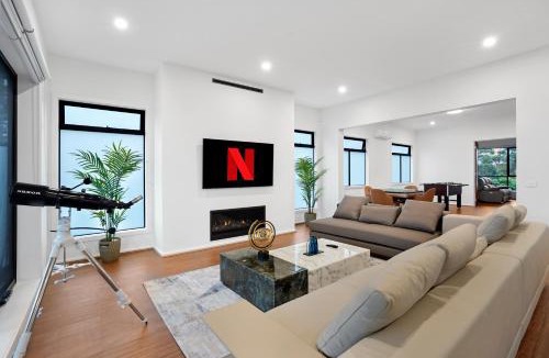 Tootgarook Villa | Amazing Backyard - MAX Entertain Beachside Retreat