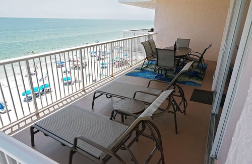 Madeira Beach Condo | Amazing Beachfront Condo 3BR/2BA - Spectacular View