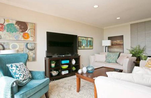 Parkside Apartment | Amazing Beachfront 3 bedroom/2 bath